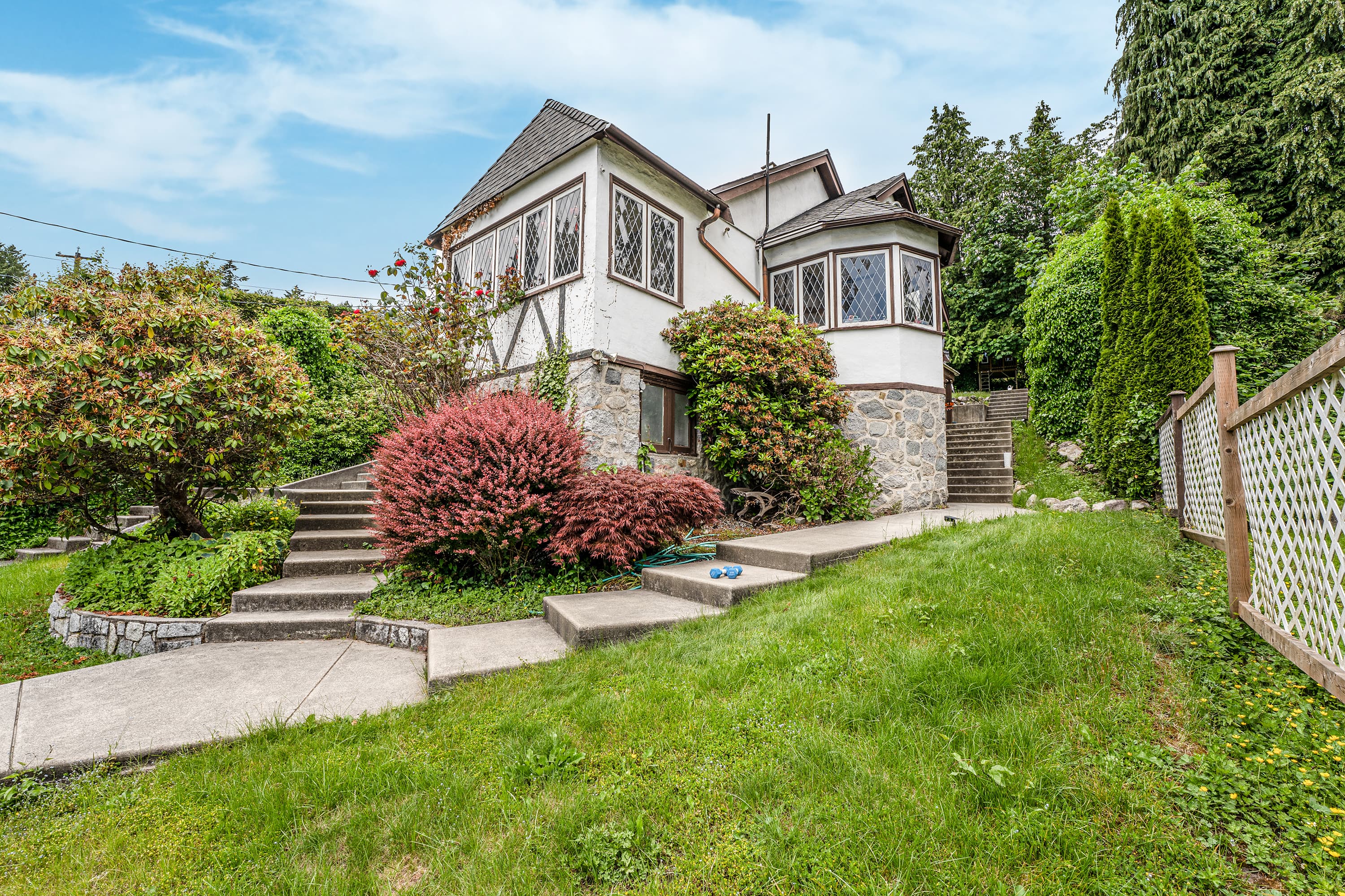 West Bay Spacious Ocean-View House For Sale - Image 2